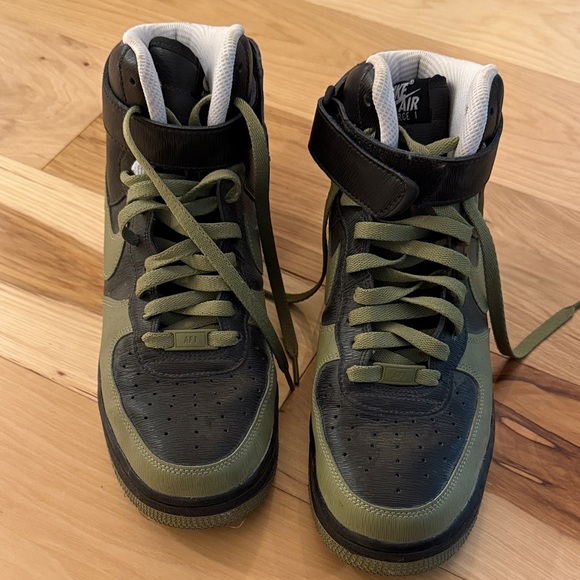 Nike Men's Olive and Black High-Top Sneakers - Picture 4 of 5
